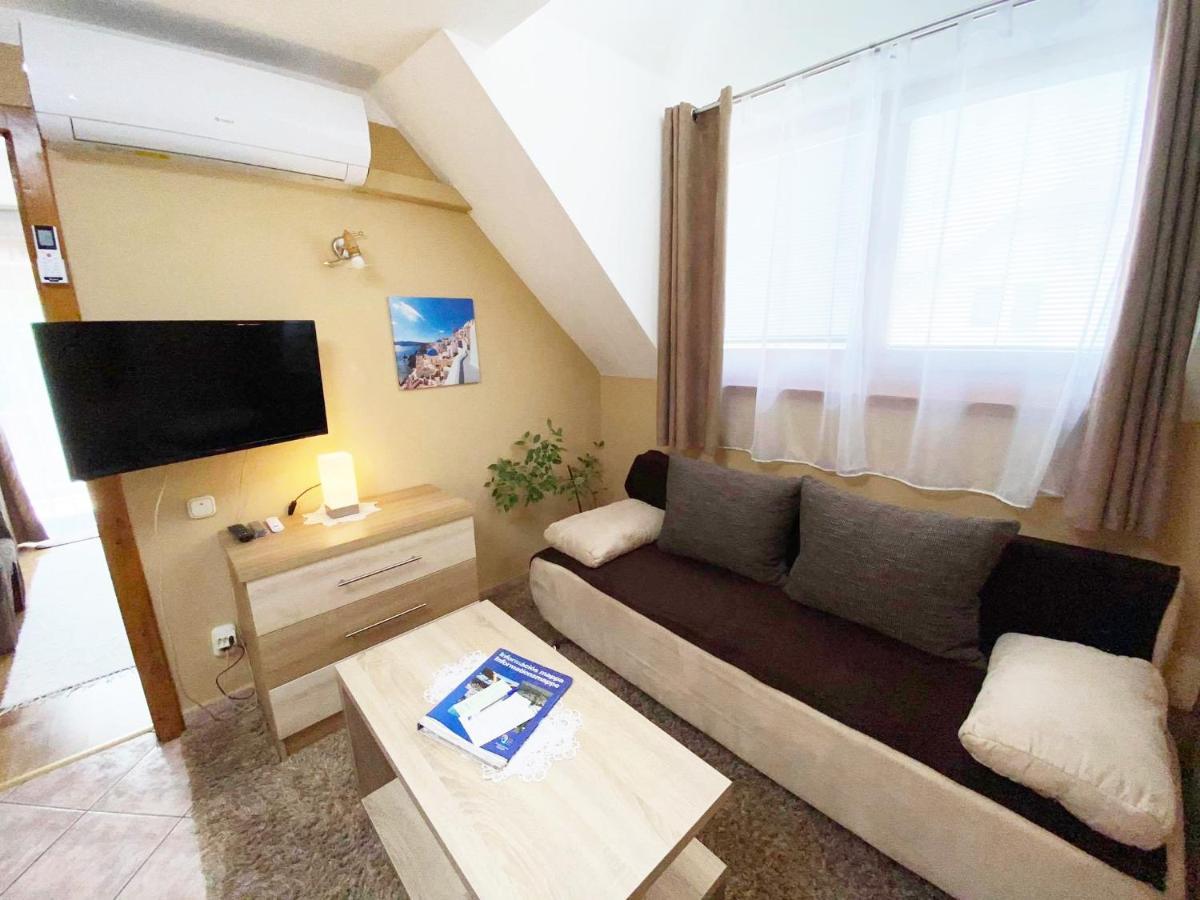 Apartman Siesta Buek - Buekfuerdo מראה חיצוני תמונה