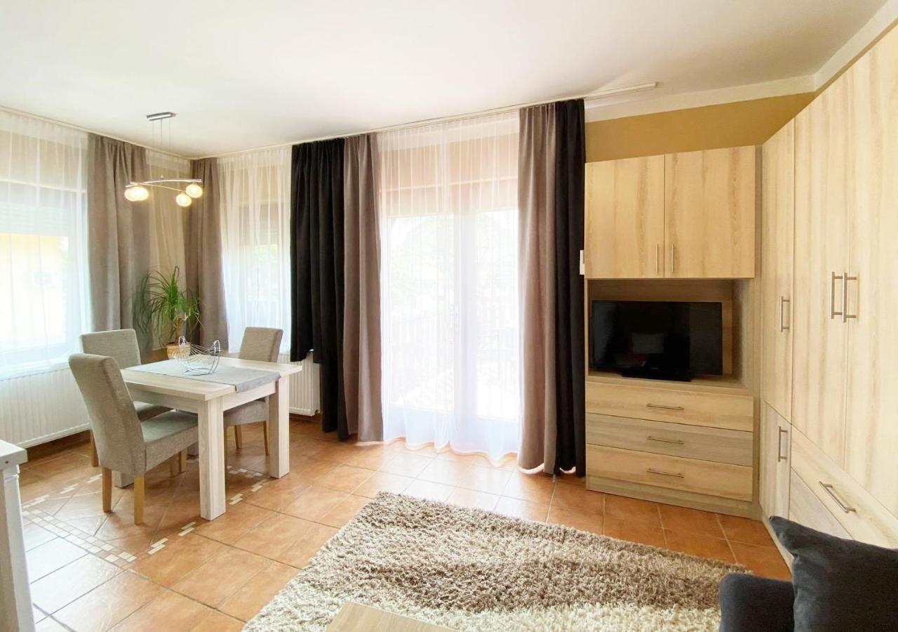 Apartman Siesta Buek - Buekfuerdo מראה חיצוני תמונה