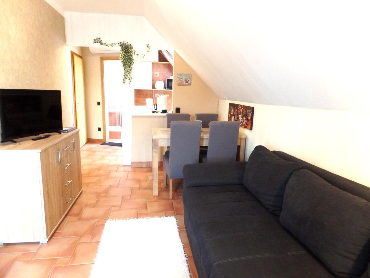 Apartman Siesta Buek - Buekfuerdo מראה חיצוני תמונה
