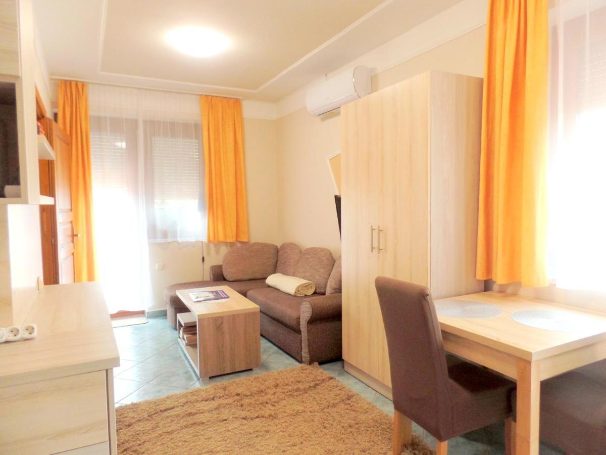 Apartman Siesta Buek - Buekfuerdo מראה חיצוני תמונה