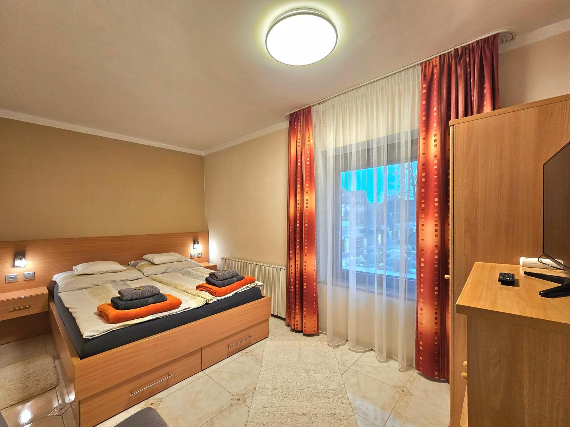 Apartman Siesta Buek - Buekfuerdo מראה חיצוני תמונה