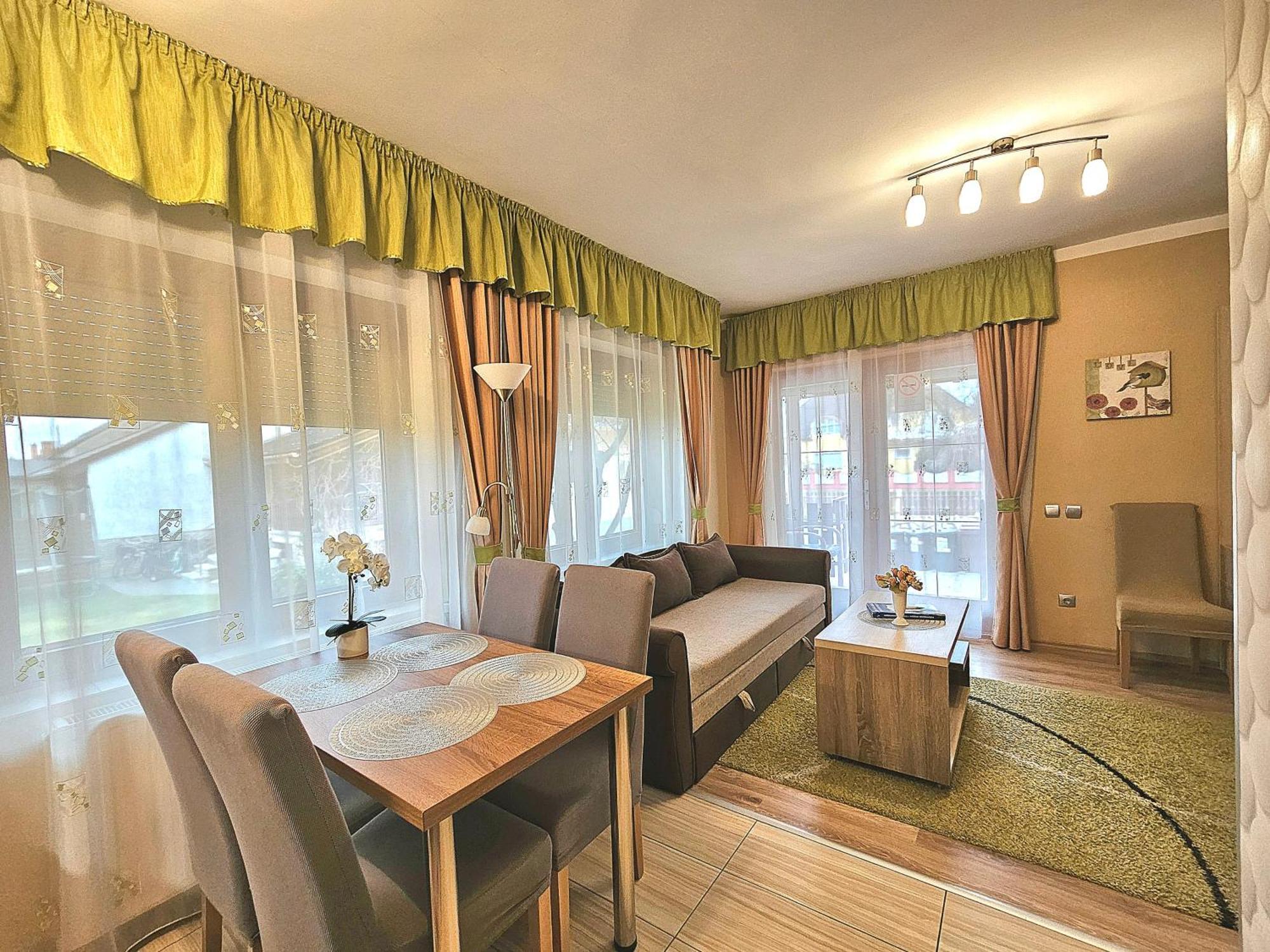 Apartman Siesta Buek - Buekfuerdo מראה חיצוני תמונה
